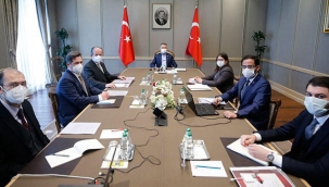 Cumhurbaşkanı Yardımcısı Oktay, yerli aşı üretim projelerinde rol alan ilaç sektörü yöneticileriyle görüştü