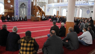 Husumetli iki aile, camide barıştı!