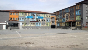 Korona virüs vakalarının arttığı ilkokulda uzaktan eğitime geçildi