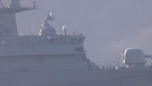 Yunan savaş gemisi İstanbul Boğazı'ndan geçti