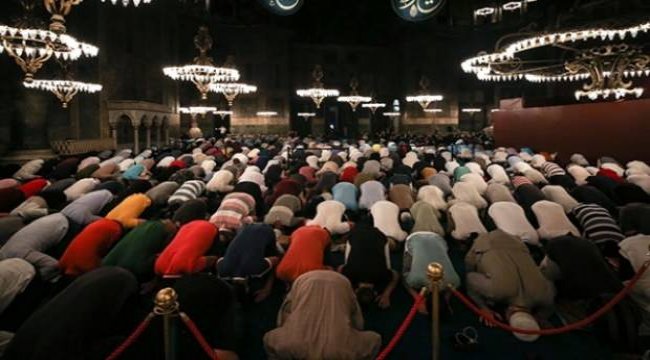 Ayasofya 87 yıl sonra Ramazan'a kavuşuyor