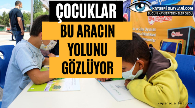 Çocuklar Bu Aracın Yolunu Gözlüyor
