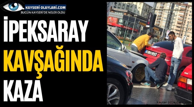 İpek Sarayı Kavşağında Kaza