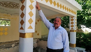 Depremi yaşayan mahallede hasar gören cami ibadete kapatıldı