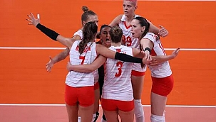 Dışişleri Bakanı Çavuşoğlu'ndan A Milli Kadın Voleybol Takımına tebrik mesajı