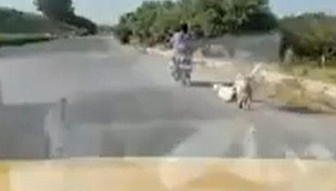 Elektrikli bisikletin arkasında metrelerce sürüklendi! Yara içinde buldular