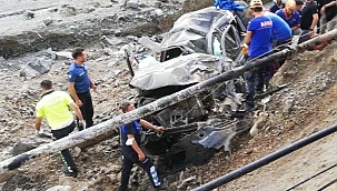 Afet bölgesine giden Bakanlık personeli uçurumdan uçtu!