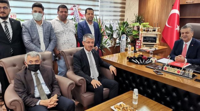 AK Parti İl Başkan Çopuroğlu'ndan MHP İl Başkanı İncetoprak'a 'hayırlı olsun' ziyareti