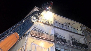 Fatih'te bina yangını: Çok sayıda kişi dumandan etkilendi