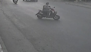 Korkunç anlar! Motosikletliyi böyle sürükledi