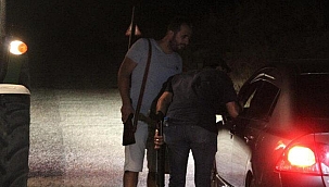 Manavgat'ta mahalle halkı silahla nöbet tuttu, yol kesip kimlik kontrolü yaptı