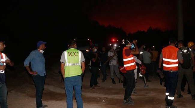 Muğla'da yangının tehdit ettiği bir yerleşim yeri tahliye edildi