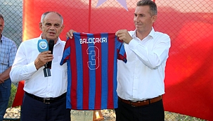 Yahyalı'da Balcıçakırı Halı Sahası hizmete açıldı