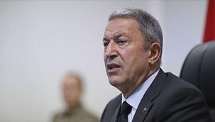 Bakan Akar, sınır hattında komutanlarla bir araya geldi