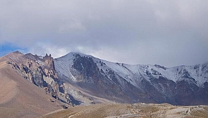 Erciyes'in zirvesi beyaza büründü