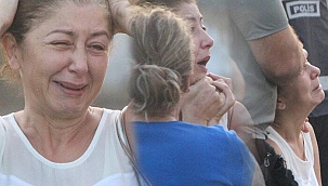 Komşuları haber verdi, evindeki yangını gözyaşlarıyla izledi