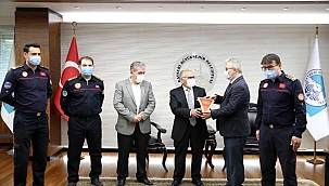 Son dakika haber Başkan Büyükkılıç: İtfaiyemizi fedakâr çalışmalardan dolayı tebrik ediyorum