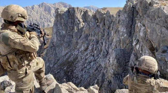 Erzincan'da teröristlere darbe: Mağara, sığınak ve depolar imha edildi
