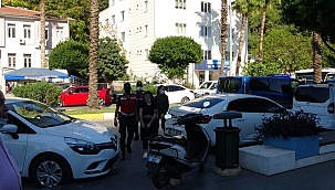 Kafasına taşla vurup otomobilini gasp ettiler! Aralarında kadın da var