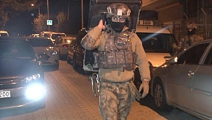 Küçükçekmece'de eş zamanlı uyuşturucu operasyonu: 32 gözaltı