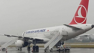 Uçağın içerisinde 2 saat bekleyip tekrar terminale getirildiler