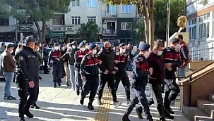 İzmir'deki rüşvet skandalında yeni gelişme: 3 kişi tutuklandı