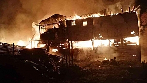 Kastamonu'da bir ev, bir ahır ve üç samanlık küle döndü
