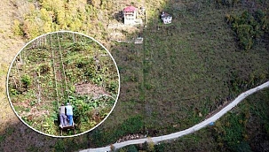 Tepedeki evine vagonlu raylı sistemle inip çıkıyor