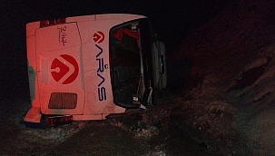 Son Dakika: Yolcu otobüsü devrildi! Ölü ve yaralılar var