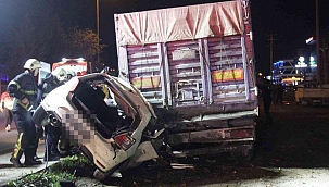 TIR'a ok gibi saplandı! Kocaeli'de katliam gibi kaza: 3 ölü