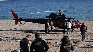 Son dakika: Antalya'da hareketli dakikalar... Helikopter Konyaaltı Plajı'na acil iniş yaptı