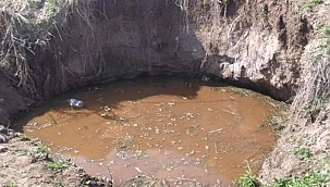 Su dolu çukura düşen 2 çocuktan kahreden haber