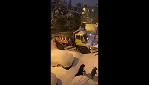 İBB'nin aracı yolu açmak isterken yolda kaldı