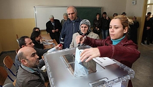Son dakika: Seçim barajı düşüyor! MHP istedi AK Parti kabul etti: Grup kuran siyasi partiler seçime...