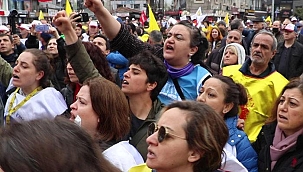 1 Mayıs kutlamasında 'pankart' gerilimi! Ortalık karıştı