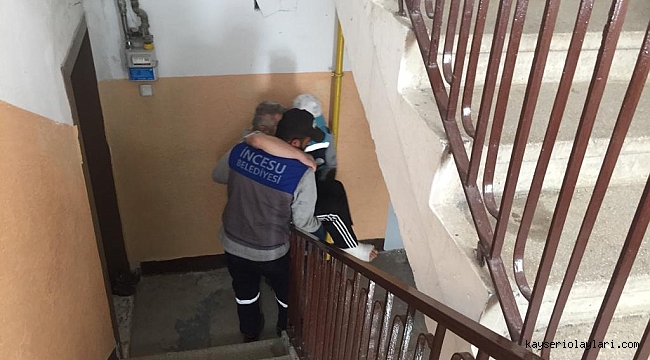 Kalça ve ayak kırığı olan vatandaşa belediye yardım etti