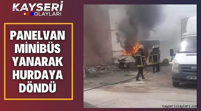 Panelvan minibüs yanarak hurdaya döndü