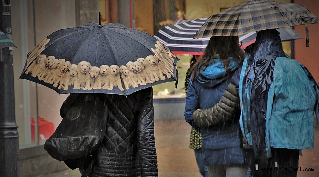 Meteoroloji uyardı: Bugün rüzgar, yarın kuvvetli sağanak yağış geliyor