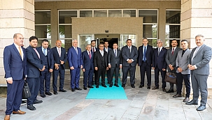 Mısrata Heyeti Vali Gökmen Çiçek'i ziyaret etti