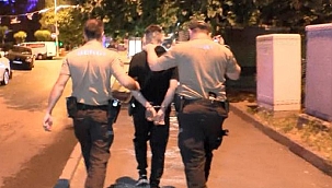 Sahte dolar kovalamacası: Taksiciye verdi, bekçiler yakaladı