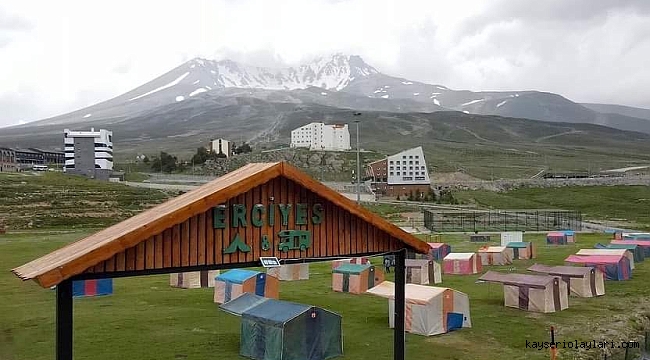 Sıcaktan bunalanlar için Erciyes'te kamp imkanı