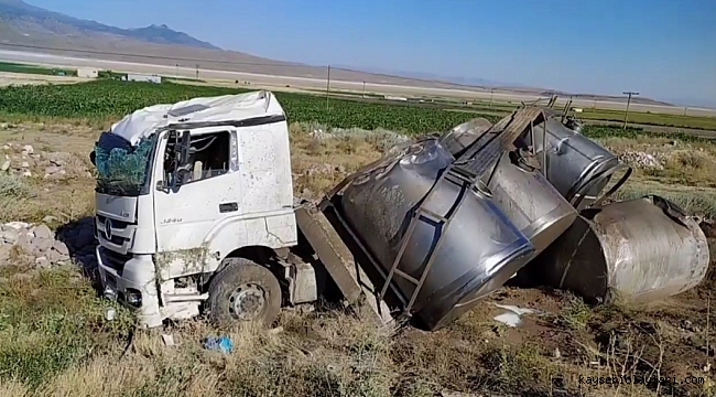 Süt kamyonu yoldan çıktı 