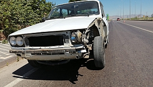 Yesilhisar'da 2 otomobil çarpıştı