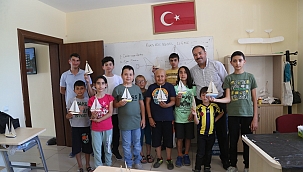 ÇOCUKLARIN HAYALİ MODEL UÇAK YAPIMI KURSUNDA GERÇEĞE DÖNÜŞÜYOR