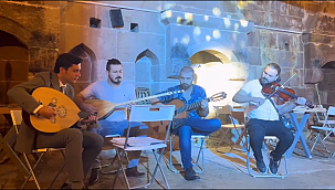 İncesu Kaymakamı Aydın Göçer ud çaldı