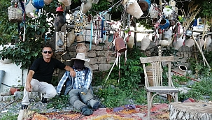 Kesmeye kıyamadığı ağaç, ziyaretçi akınına uğruyor