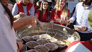 Kızılay, Muharrem ayı dolayısıyla aşure dağıttı