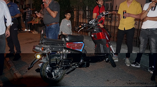 Motorun çarptığı çocuk kaçtı