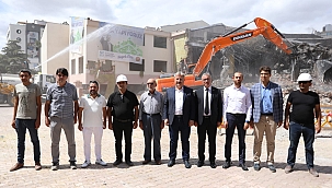 50. YIL DEDEMAN ORTAOKULU'NDA YIKIM BAŞLADI