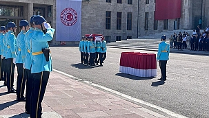 Eski milletvekili Pekşen için TBMM'de tören